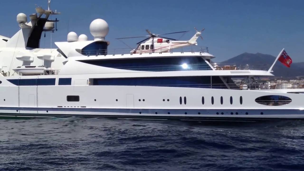 yas yacht helicopter